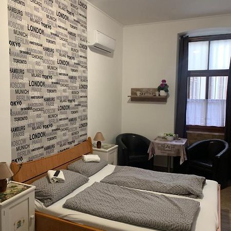 Anna Apartman Pápa Екстериор снимка