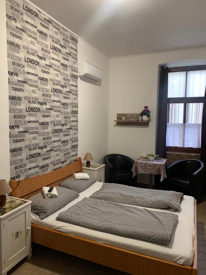Anna Apartman Pápa Екстериор снимка