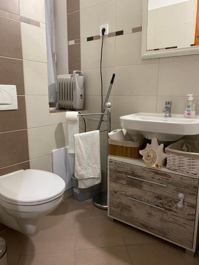 Anna Apartman Pápa Екстериор снимка